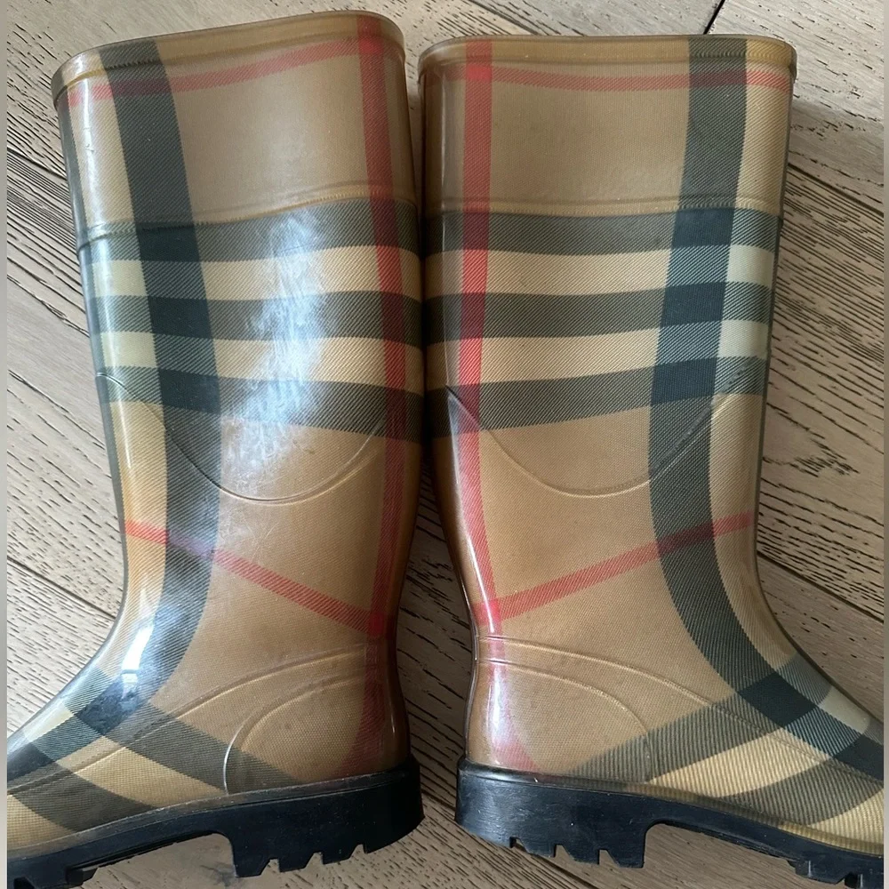 BURBERRY TALL SUPER NOVA CHECK PLAID RUBBER RAINBOOTS SIZE 36 / 6 - Picture 5 of 16